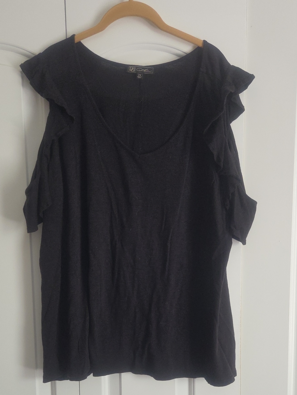 DG2 by Diane Gilman Black Cold-Shoulder Ruffle Top